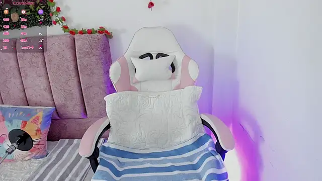 alisson boobs   online show from 06/16/26, 02:14