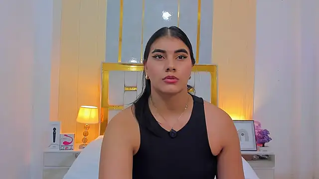 Snapshot of Alara_Keyy chatting on 04/24/26, 04:20 Alara Keyy online show from 04/24/26, 04:20