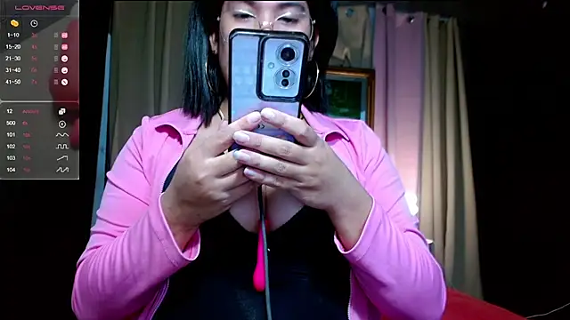 HugeCumRainSamantha online show from 05/05/26, 01:19