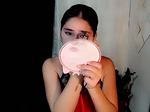 Snapshot of urasiankylie chatting on 05/07/26, 04:34 urasiankylie online show from 05/07/26, 04:34