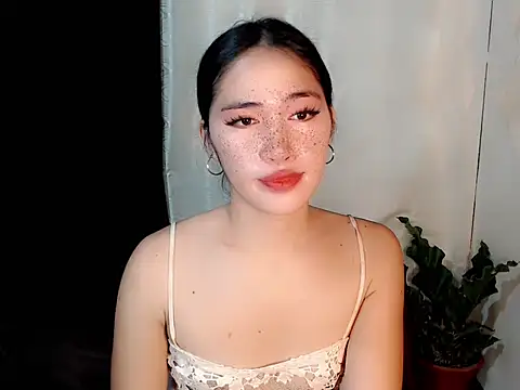 Snapshot of urasiankylie chatting on 05/09/26, 10:31 urasiankylie online show from 05/09/26, 10:31