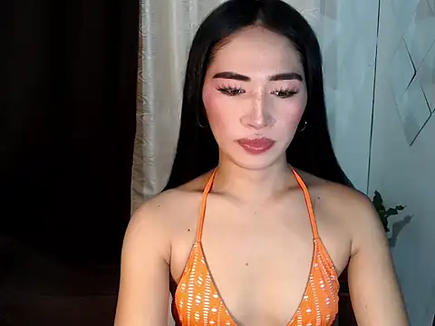 Snapshot of urasiankylie chatting on 05/20/26, 02:23 urasiankylie online show from 05/20/26, 02:23