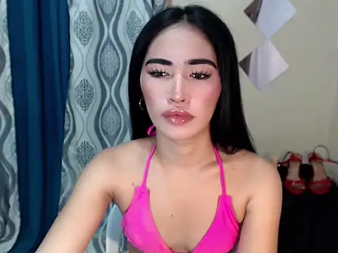 Snapshot of urasiankylie chatting on 05/24/26, 07:08 urasiankylie online show from 05/24/26, 07:08