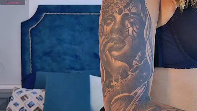 LaraBelmon online show from 04/24/26, 12:46