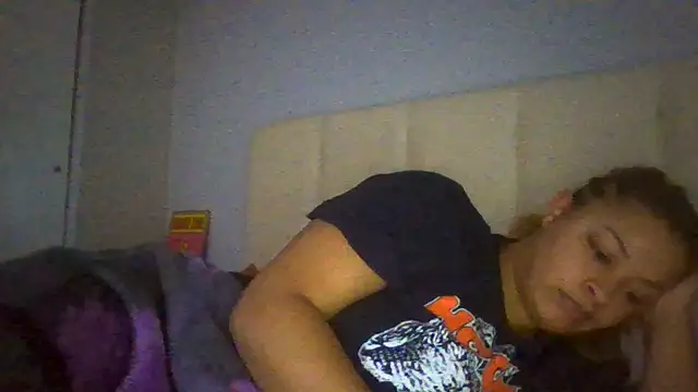 Snapshot of madzbailey chatting on 05/18/26, 05:19 madzbailey online show from 05/18/26, 05:19