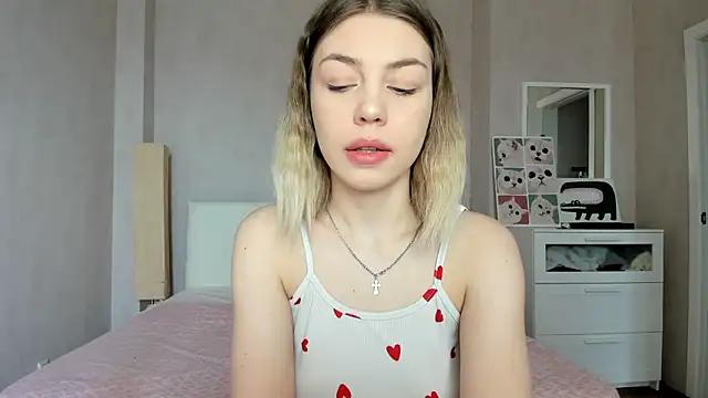 Snapshot of uma_like chatting on 04/25/26, 09:23 uma like online show from 04/25/26, 09:23