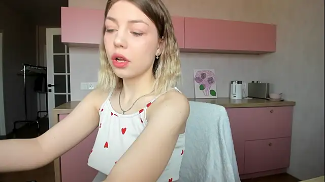 Snapshot of uma_like chatting on 04/26/26, 01:58 uma like online show from 04/26/26, 01:58