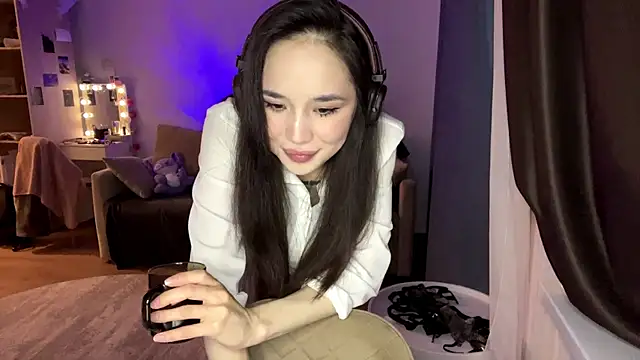 Elizabetswan online show from 05/17/26, 12:41