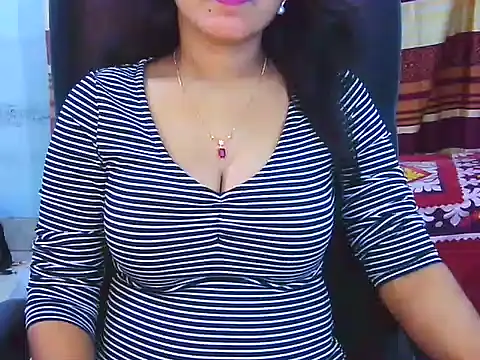 Snapshot of Noor_Zarin chatting on 04/19/26, 01:10 Noor Zarin online show from 04/19/26, 01:10