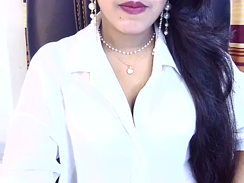 Snapshot of Noor_Zarin chatting on 05/05/26, 08:28 Noor Zarin online show from 05/05/26, 08:28