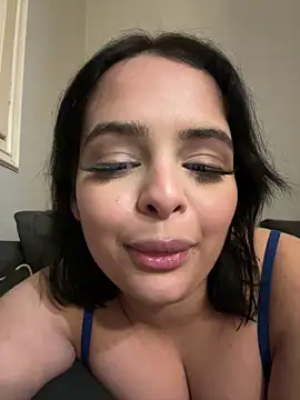 MiaKittyx0 online show from 04/23/26, 01:51