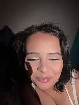 MiaKittyx0 online show from 04/23/26, 10:23