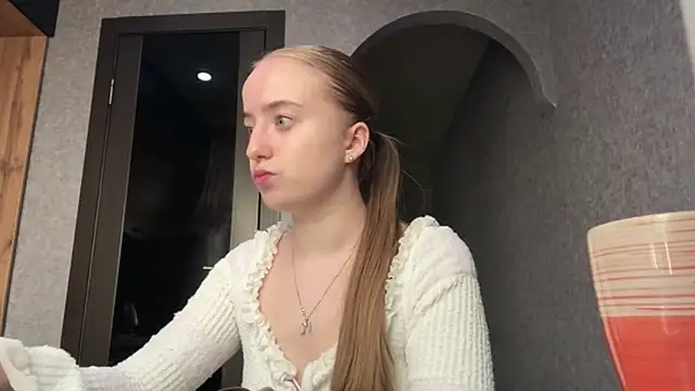 SabinaHaggen online show from 04/29/26, 02:21