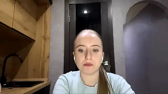 SabinaHaggen online show from 05/18/26, 06:14