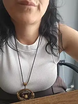 sara 41 online show from 06/12/26, 03:00