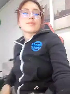 cute mara online show from 04/07/26, 10:42