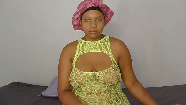 SlipperyLipsX online show from 06/07/26, 07:34