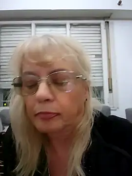 Snapshot of MatureElegantWidow chatting on 04/11/26, 11:09 MatureElegantWidow online show from 04/11/26, 11:09