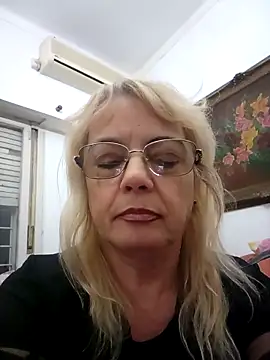 Snapshot of MatureElegantWidow chatting on 05/02/26, 11:21 MatureElegantWidow online show from 05/02/26, 11:21