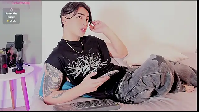 Thiago angel online show from 04/22/26, 06:05