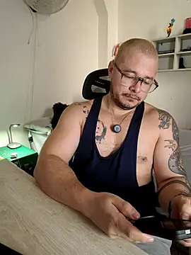 Snapshot of Alton_Mason chatting on 07/06/26, 03:03 Alton Mason online show from 07/06/26, 03:03