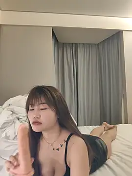 EIiauk2000-MM online show from 04/03/26, 01:09