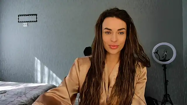 Kira  love1 online show from 04/13/26, 07:14