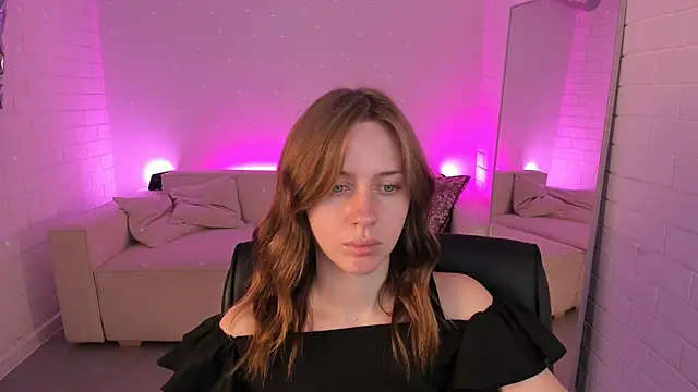 Snapshot of MeganClapp chatting on 05/13/26, 06:22 MeganClapp online show from 05/13/26, 06:22