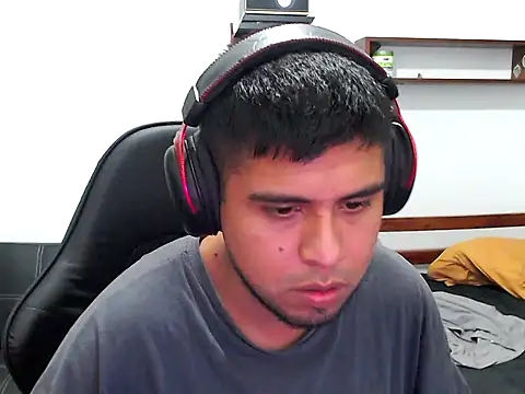 axellrz  online show from 04/04/26, 11:35