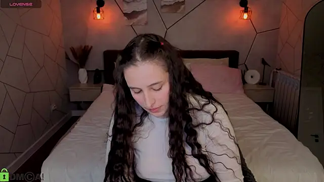 Elizabet Collins online show from 04/23/26, 12:29