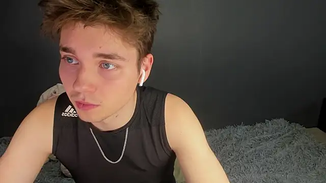 Snapshot of zeriax chatting on 04/06/26, 01:36 zeriax online show from 04/06/26, 01:36