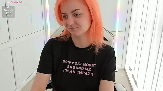 NightLeaf online show from 04/11/26, 10:52