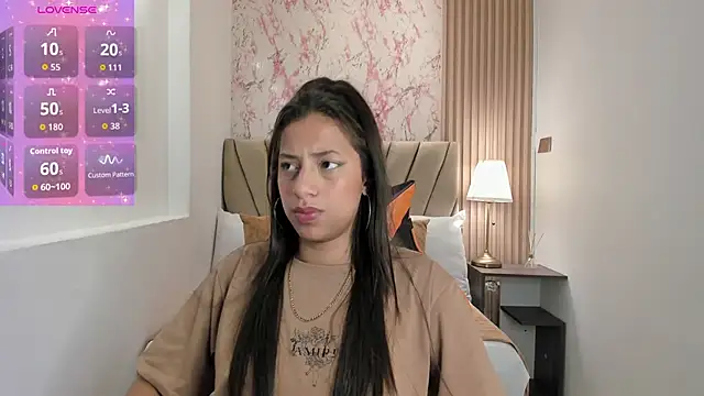 Snapshot of Atiena_ chatting on 04/14/26, 06:36 Atiena online show from 04/14/26, 06:36