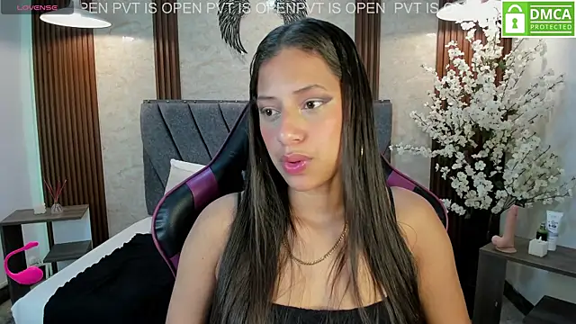 Snapshot of Atiena_ chatting on 05/02/26, 11:48 Atiena online show from 05/02/26, 11:48