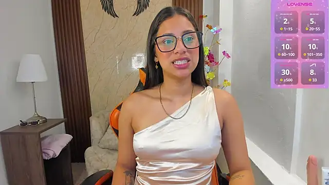 Atiena  online show from 06/19/26, 07:50