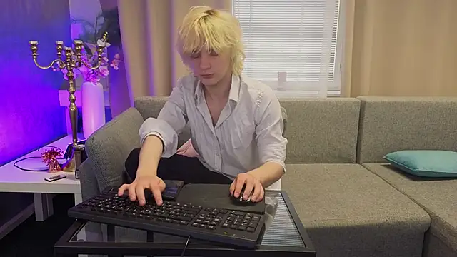 JameMilann online show from 04/29/26, 01:37