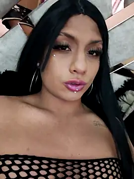 Laura D online show from 04/28/26, 07:41