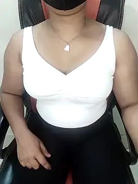 cute-bird- online show from 04/03/26, 04:16