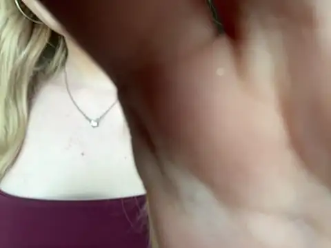 Snapshot of kirtova_ chatting on 05/05/26, 11:07 kirtova online show from 05/05/26, 11:07