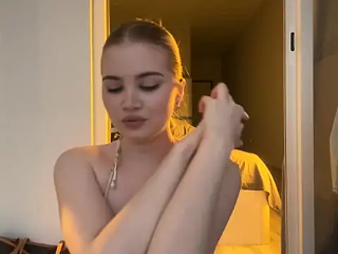 Snapshot of kirtova_ chatting on 07/09/26, 04:55 kirtova online show from 07/09/26, 04:55
