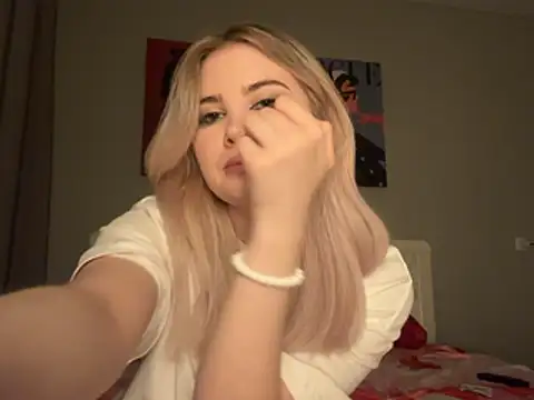 Snapshot of kirtova_ chatting on 07/23/26, 06:06 kirtova online show from 07/23/26, 06:06