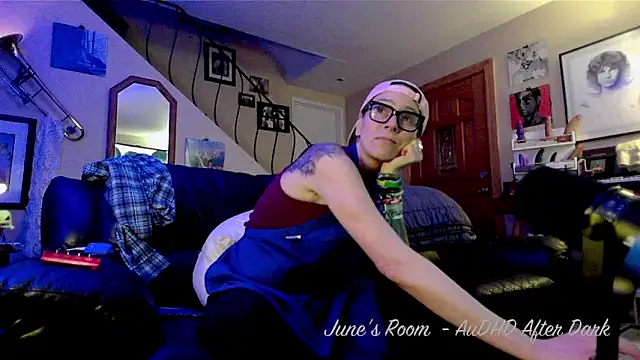 juneafterhours online show from 04/28/26, 03:11