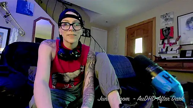 juneafterhours online show from 05/02/26, 11:54