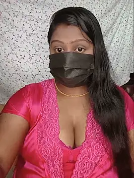 Snapshot of Romantic_Woman chatting on 05/19/26, 10:54 Romantic Woman online show from 05/19/26, 10:54