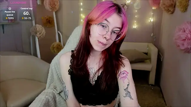 Alice Nyx online show from 05/15/26, 08:38