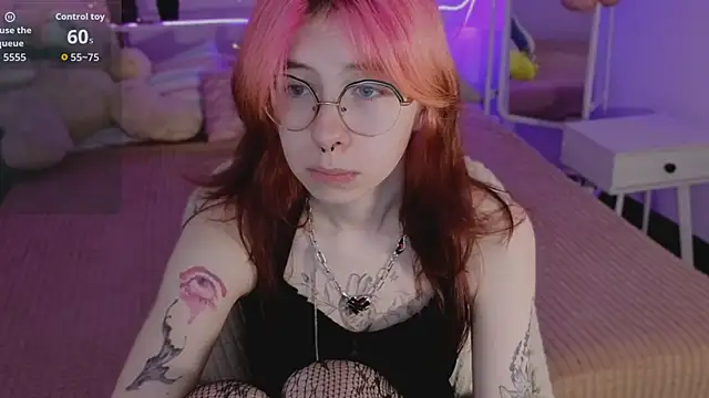 Alice Nyx online show from 05/17/26, 08:49