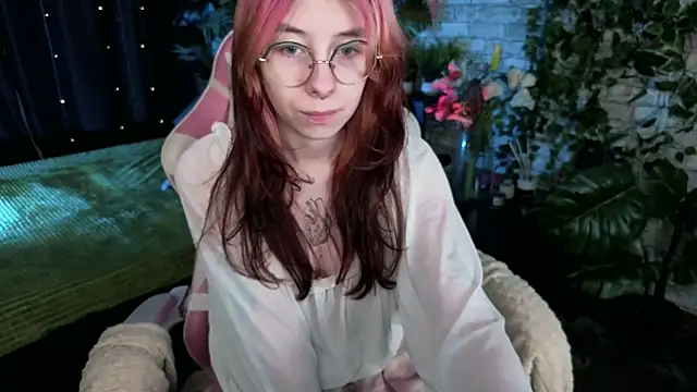 Snapshot of Alice_Nyx chatting on 07/06/26, 08:22 Alice Nyx online show from 07/06/26, 08:22