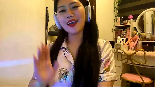 GlindaDejardin online show from 04/28/26, 05:18