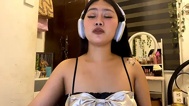 GlindaDejardin online show from 05/15/26, 05:53