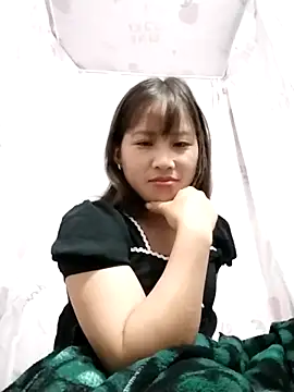 Snapshot of Yo-must chatting on 04/19/26, 10:12 Yo-must online show from 04/19/26, 10:12